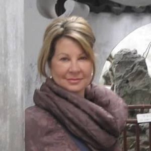 Meet your Posher, Suzanne